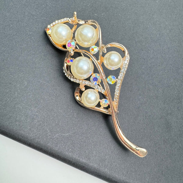 Kipuka New Leaf Pearl Brooch